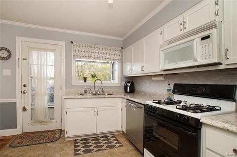 890 Torino Dr, Ballwin, MO 63021 photo 12