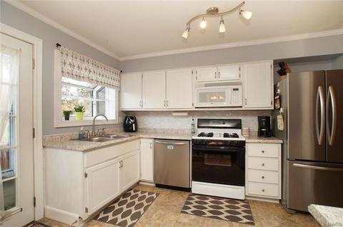 890 Torino Dr, Ballwin, MO 63021 photo 11