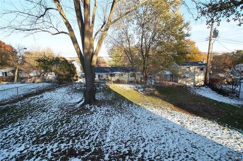 890 Torino Dr, Ballwin, MO 63021 photo 31