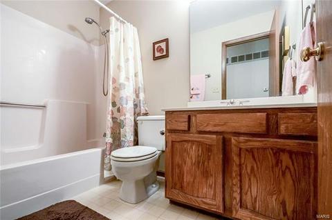 846 Whispering Rock Dr, O'fallon, MO 63366 photo 9