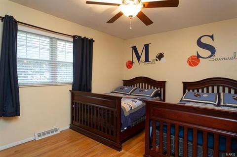 1212 Rivoli Dr, Manchester, MO 63011 photo 13