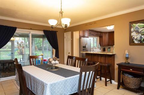 1212 Rivoli Dr, Manchester, MO 63011 photo 6
