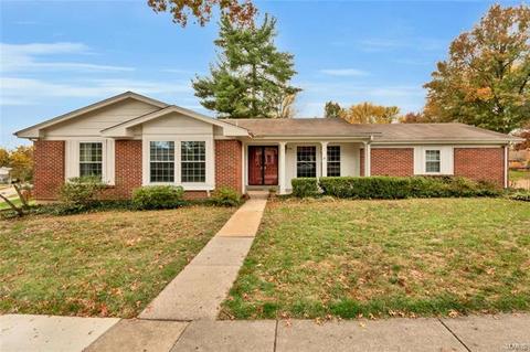 796 Berquist Dr, Ballwin, MO 63011 photo 1