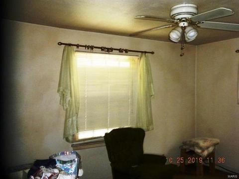 6348 Everett Dr, Saint Louis, MO 63134 photo 4