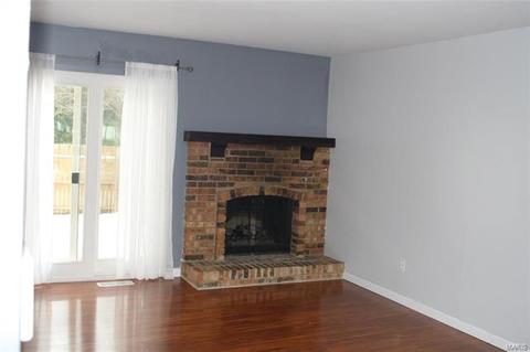 343 Quail Village Ct, Ballwin, MO 63021 photo 3