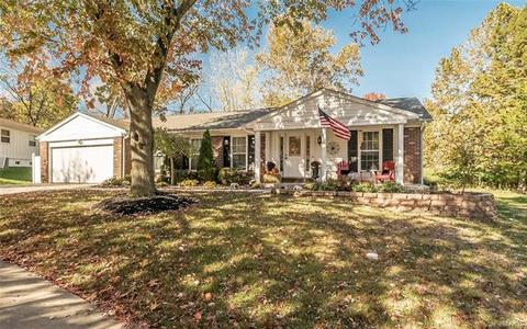 1056 Parkwatch Dr, Ballwin, MO 63011 photo 3