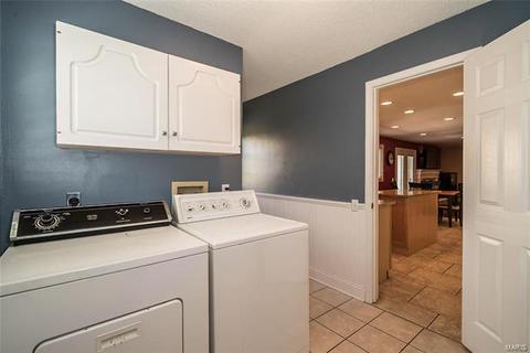 1056 Parkwatch Dr, Ballwin, MO 63011 photo 35