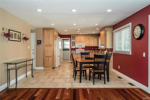1056 Parkwatch Dr, Ballwin, MO 63011 photo 22