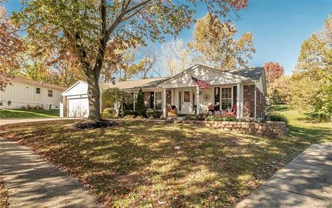 1056 Parkwatch Dr, Ballwin, MO 63011 photo 2