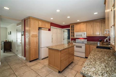 1056 Parkwatch Dr, Ballwin, MO 63011 photo 28