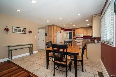 1056 Parkwatch Dr, Ballwin, MO 63011 photo 24