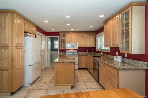 1056 Parkwatch Dr, Ballwin, MO 63011 photo 29