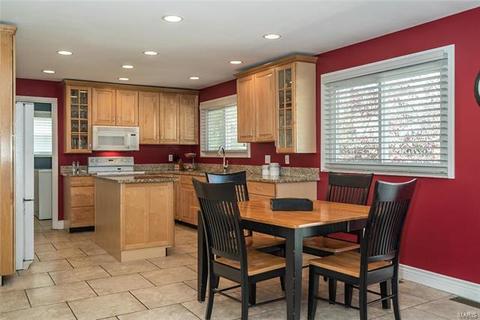 1056 Parkwatch Dr, Ballwin, MO 63011 photo 27