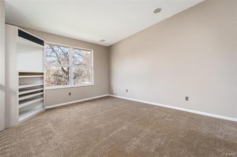 54 Royal Oaks Dr, O'fallon, MO 63366 photo 3