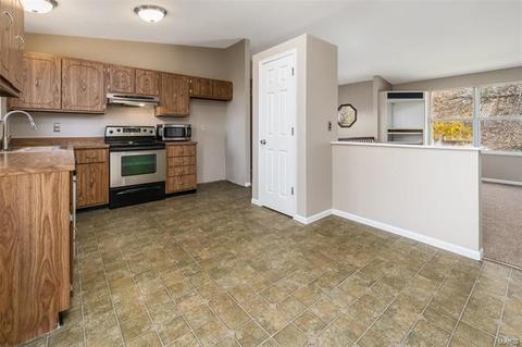 54 Royal Oaks Dr, O'fallon, MO 63366 photo 8