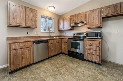 54 Royal Oaks Dr, O'fallon, MO 63366 photo 7