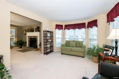1105 Westrun Dr, Ballwin, MO 63021 photo 3