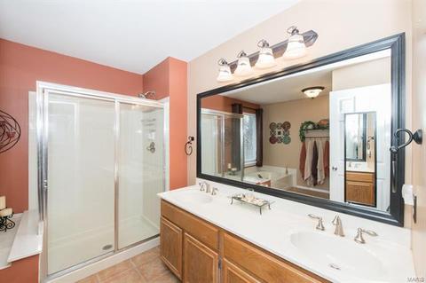 1105 Westrun Dr, Ballwin, MO 63021 photo 13