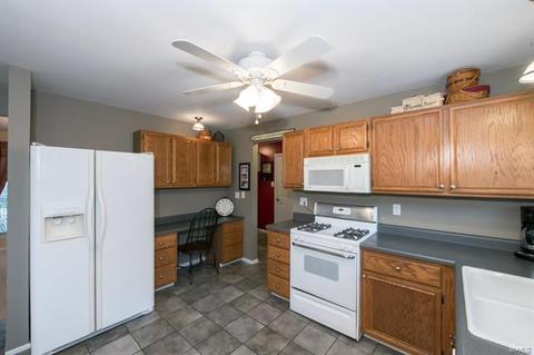 1105 Westrun Dr, Ballwin, MO 63021 photo 9