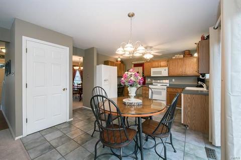 1105 Westrun Dr, Ballwin, MO 63021 photo 7