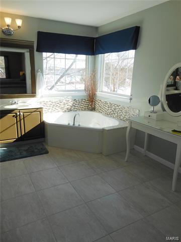 934 Midpoint Dr, O'fallon, MO 63366 photo 56