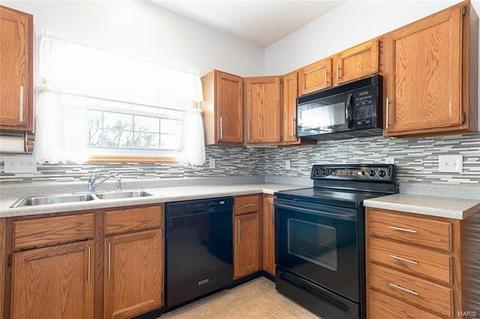6 Treeline Dr, O'fallon, MO 63366 photo 8