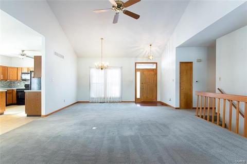 6 Treeline Dr, O'fallon, MO 63366 photo 5