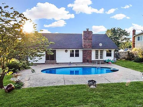 7 Dixie Way, Saint Charles, MO 63303 photo 2