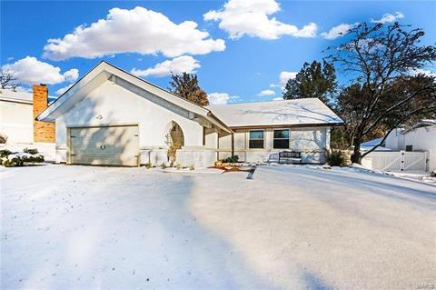 7 Dixie Way, Saint Charles, MO 63303 photo 1