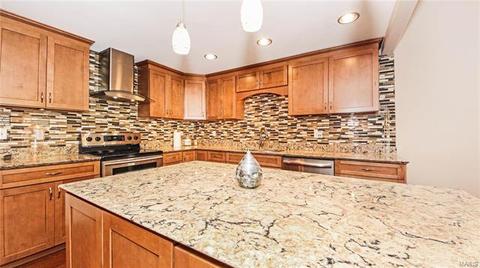 7 Dixie Way, Saint Charles, MO 63303 photo 9