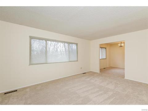 998 Conestoga Dr, Manchester, MO 63021 photo 4