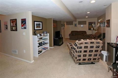 1048 Johanna Dr, Ballwin, MO 63021 photo 25