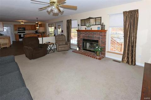 1048 Johanna Dr, Ballwin, MO 63021 photo 9