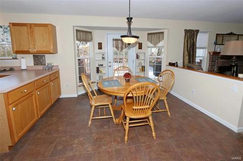 1048 Johanna Dr, Ballwin, MO 63021 photo 15