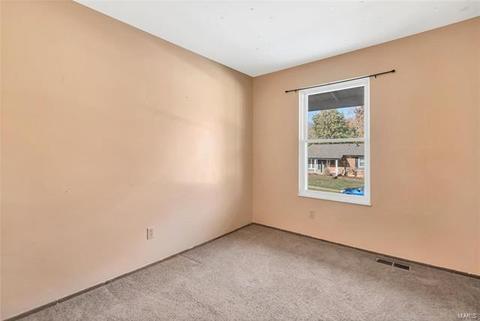 688 Walnut Point Ct, Ballwin, MO 63021 photo 19