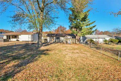 688 Walnut Point Ct, Ballwin, MO 63021 photo 5