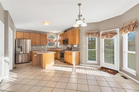 1208 Arbor Bluff Cir, Ballwin, MO 63021 photo 14