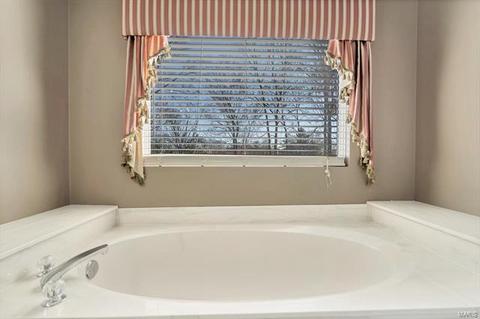 1208 Arbor Bluff Cir, Ballwin, MO 63021 photo 39