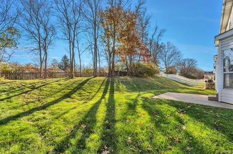 1208 Arbor Bluff Cir, Ballwin, MO 63021 photo 4