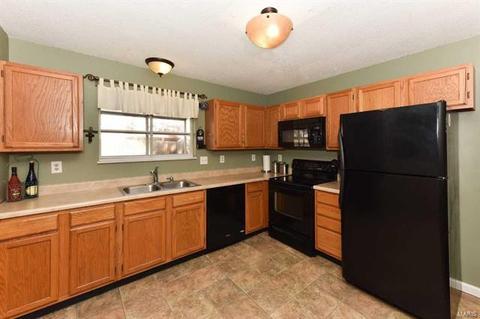 523 Chapparal Dr, O'fallon, MO 63368 photo 7
