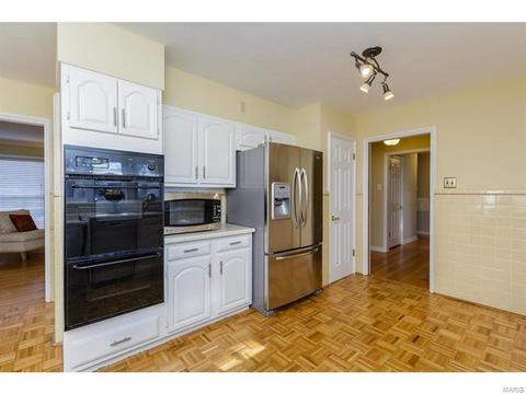 23 Baxter Ln, Chesterfield, MO 63017 photo 9