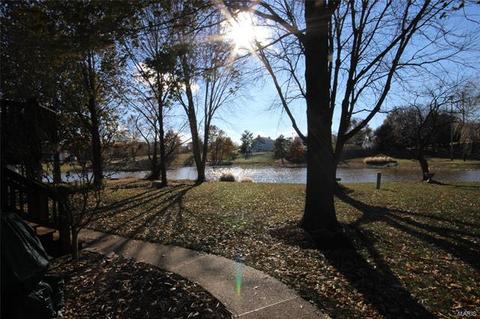 7108 Oak Stream Dr, O'fallon, MO 63368 photo 2