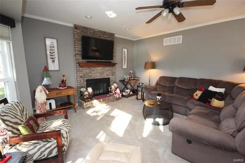 7108 Oak Stream Dr, O'fallon, MO 63368 photo 5