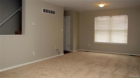 588 Midland Dr, O'fallon, MO 63366 photo 4