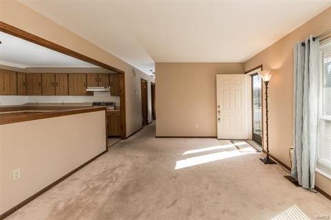109 Hickory Hill Dr, Eureka, MO 63025 photo 7