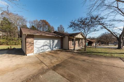109 Hickory Hill Dr, Eureka, MO 63025 photo 4