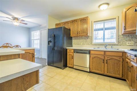 413 Montbrook, O'fallon, MO 63366 photo 7
