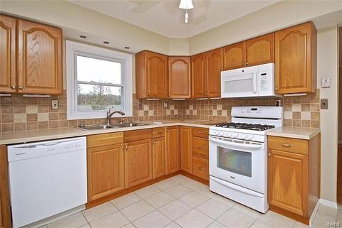 278 Portwind Pl, Ballwin, MO 63021 photo 5