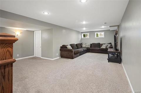 548 Kenilworth Ln, Ballwin, MO 63011 photo 20