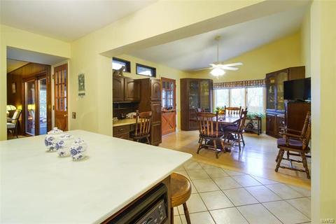 412 Bedford Ln, Ballwin, MO 63011 photo 11